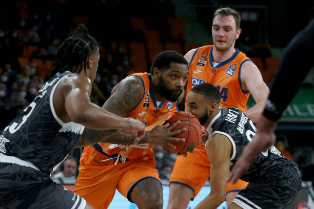 引领国际交 引领国际交