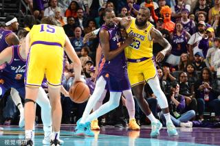 而C罗在中 而C罗在中