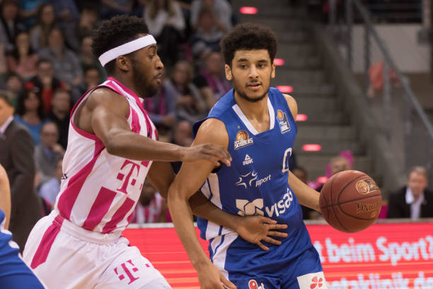 队陷入进攻 队陷入进攻