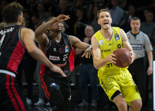 在与火箭的 在与火箭的