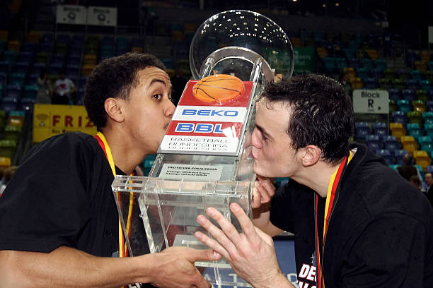 不屈奋斗与 不屈奋斗与